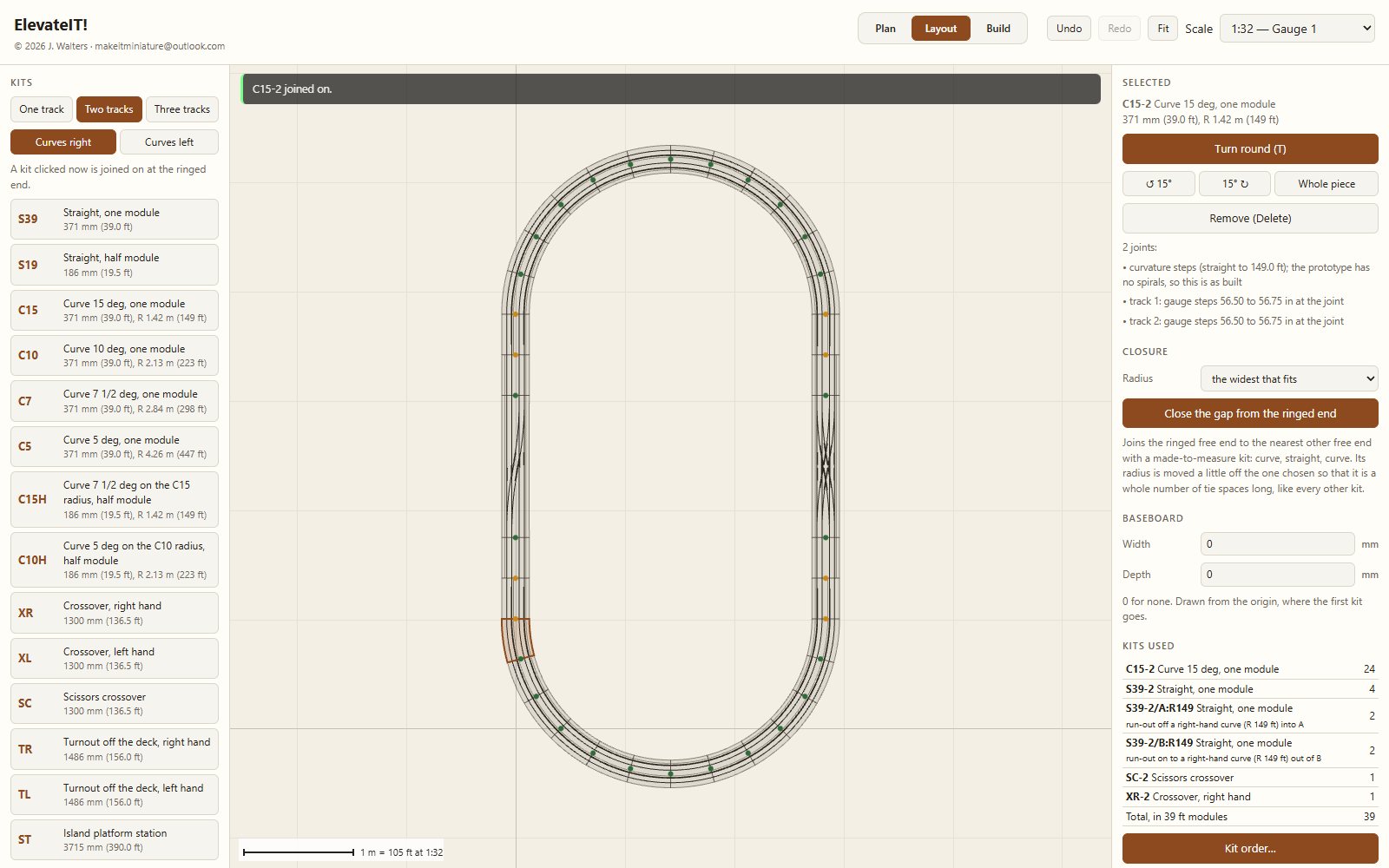 Screenshot of ElevateIT! Layout mode: a closed two-track oval of kits including a crossover and a scissors crossover, with the kit palette on the left and the kits-used list on the right.
