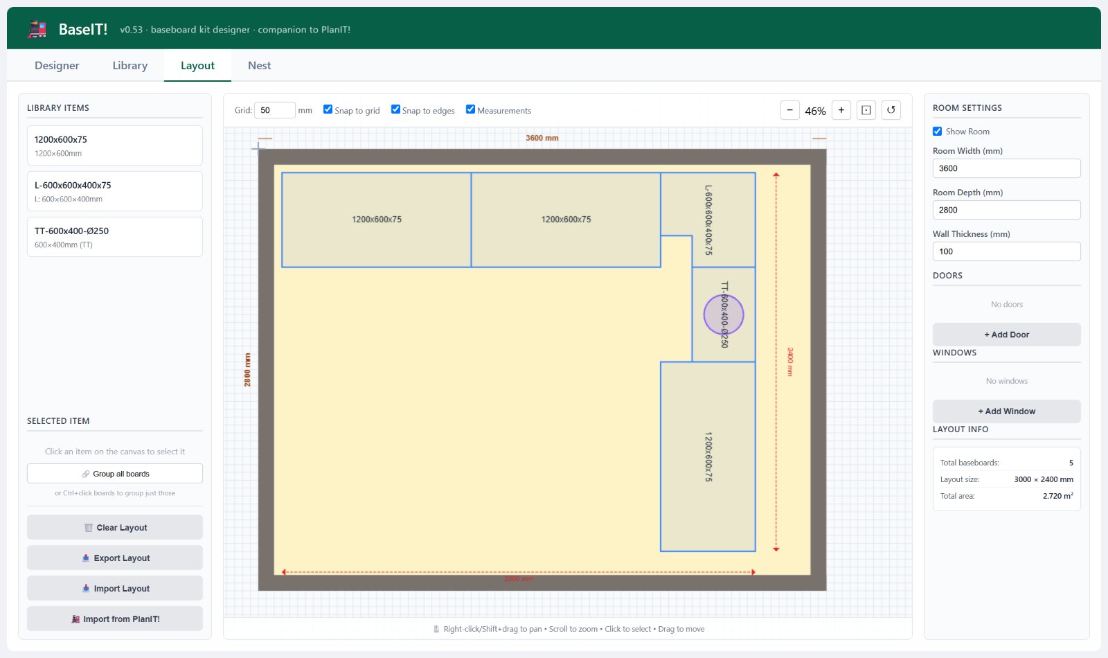 The BaseIT! Layout tab, with rectangular boards, a corner board and a turntable board arranged around two walls of a room drawn to scale.